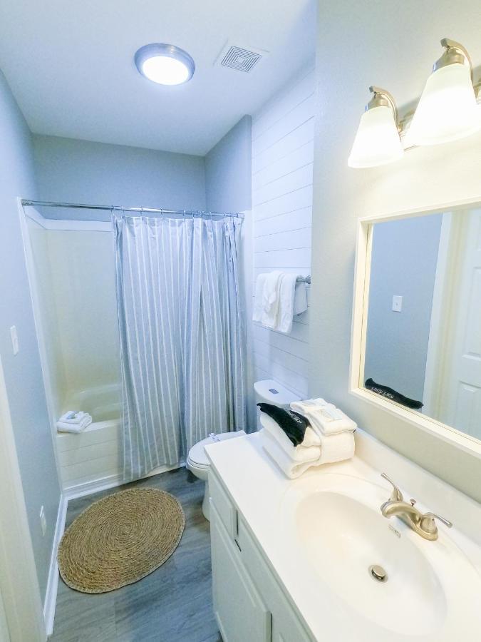Duplex Allows For One Or Both Sides To Be Rented! Suitable For Small Or Large Families! 굴프 쇼어스 외부 사진